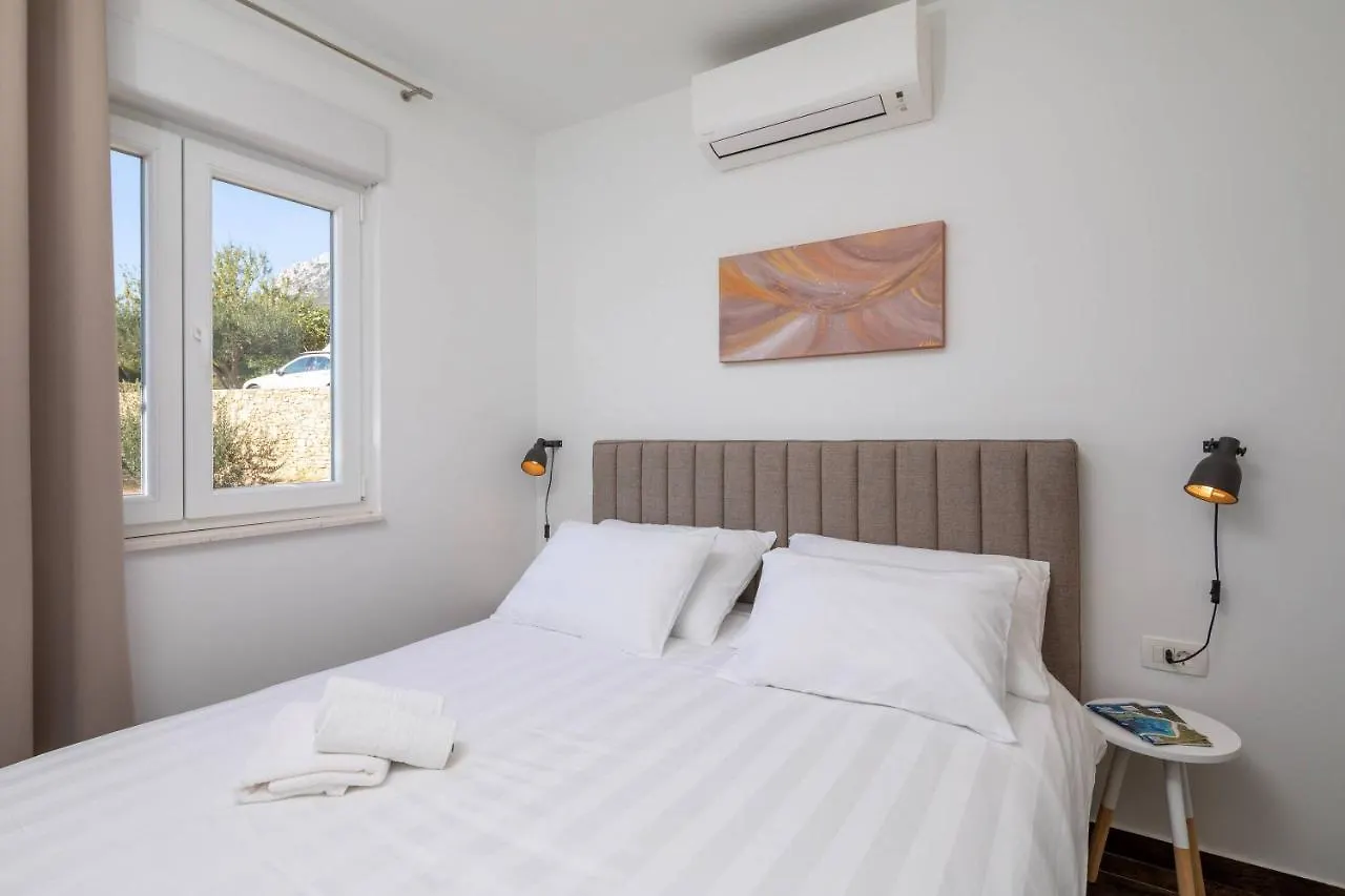 Vila Petra Divine S Grijanim Bazenom Villa Kastela