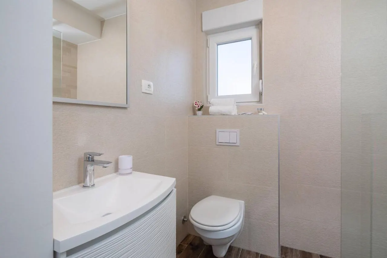 Vila Petra Divine S Grijanim Bazenom Villa Kastela