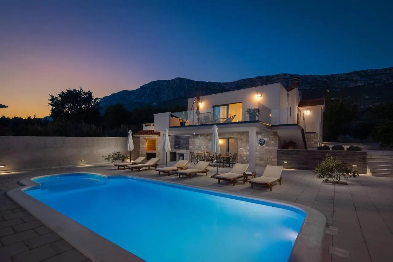 Vila Petra Divine S Grijanim Bazenom Villa Kastela