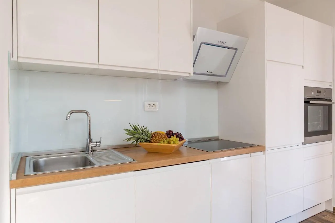 Vila Petra Divine S Grijanim Bazenom Villa Kastela