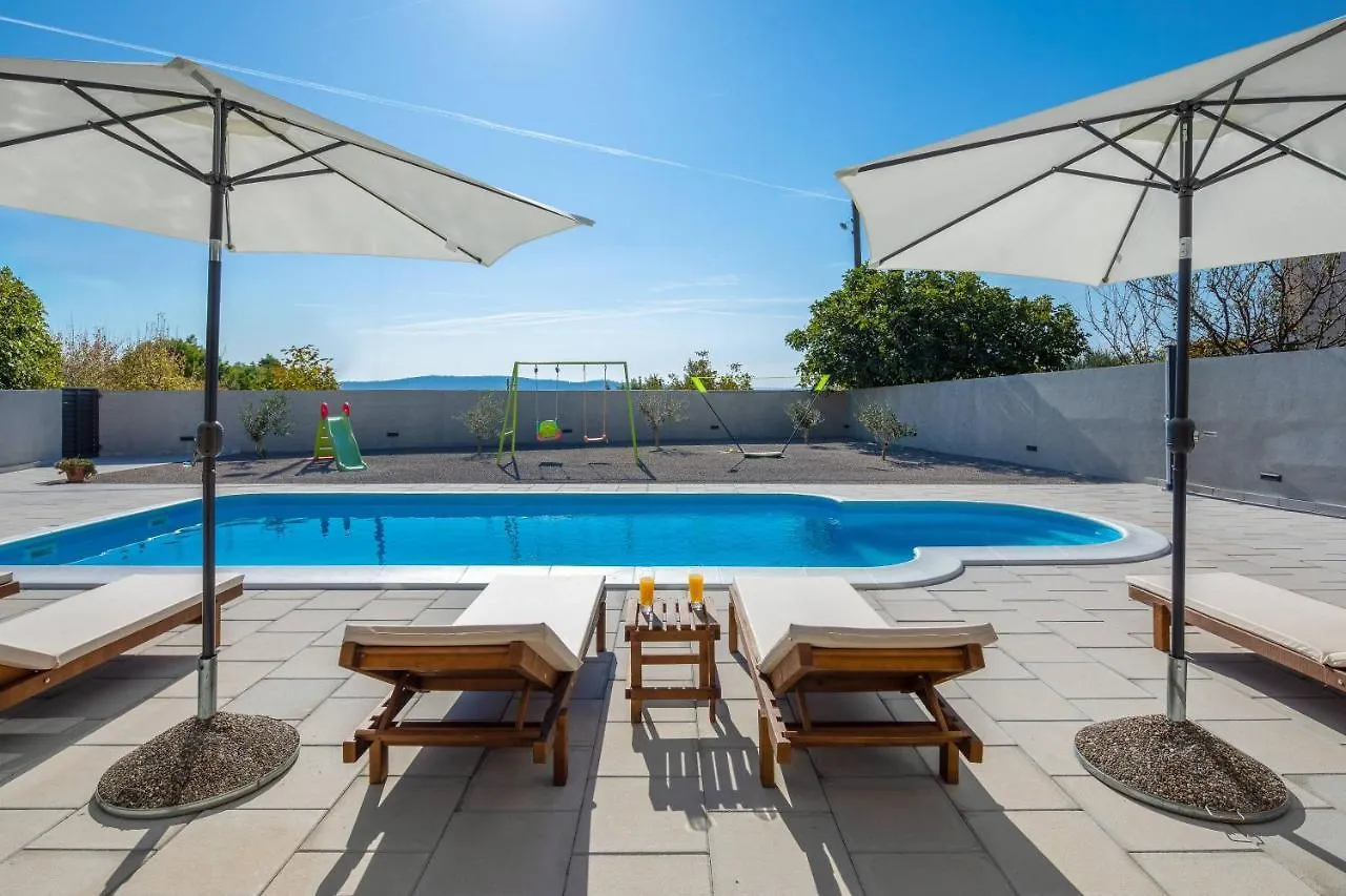 Vila Petra Divine S Grijanim Bazenom Villa Kastela