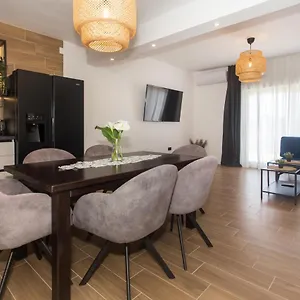  Apartman Angolo