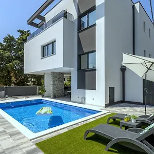  Villa Ema With Private Heated Pool